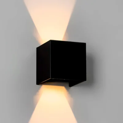 Aplique Cubo LED 6W Hermético IP65 Negro - Luz cálida